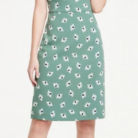Ann Taylor Factory Floral Scoop Neck Sheath Dress - Picture 3 of 5
